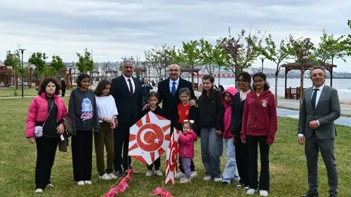 Tekirdağlı çocuklar gökyüzünü rengârenk uçurtmalarla donattı