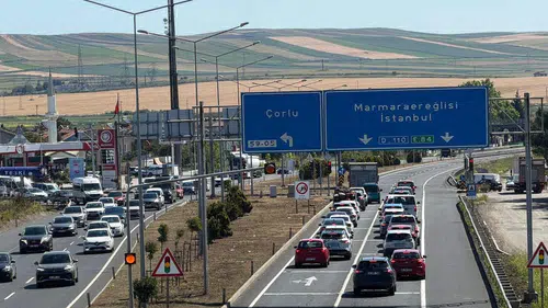 İstanbul yolunda bayram dönüşü trafiği başladı