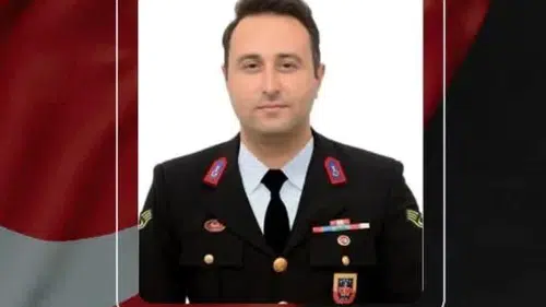 Otoyolda görev başındaki astsubay otomobilin çarpması sonucu şehit oldu