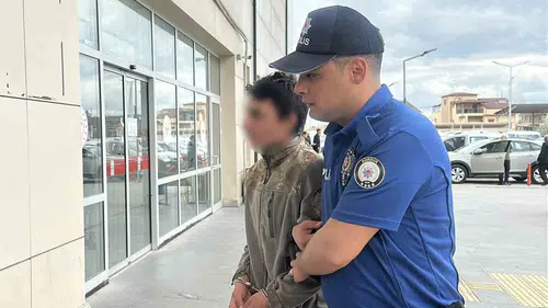 Burdur'da taksi çalmaya çalışan şüpheli kendi evini ateşe verdi
