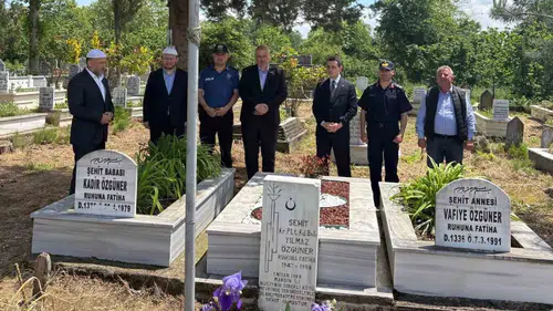 Düzce Çilimli protokolü bayram sabahı şehitlikte buluştu