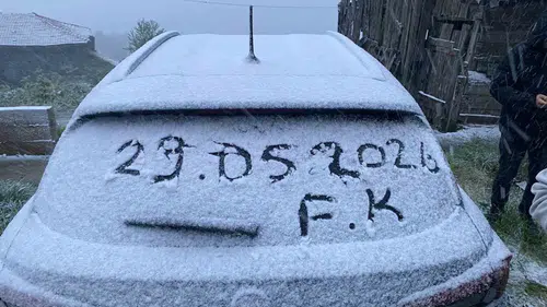 Kastamonu'da mevsim şaşırtan kar yağışı