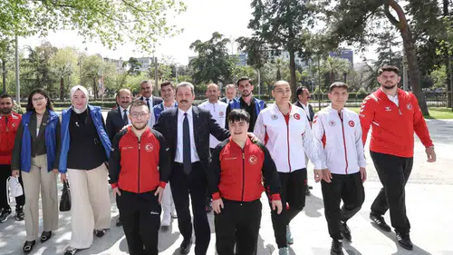 Samsunlu gençler makam koltuklarını devraldı