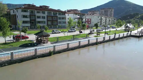 Yeşilırmak taşıyor Amasya ve Taşova’da eğitime ara verildi