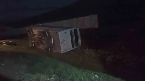 Malatya yolunda taraftar otobüsü devrildi 27 yaralı