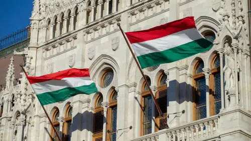 Macaristan Uluslararası Ceza Mahkemesi ile yola devam etme kararı aldı
