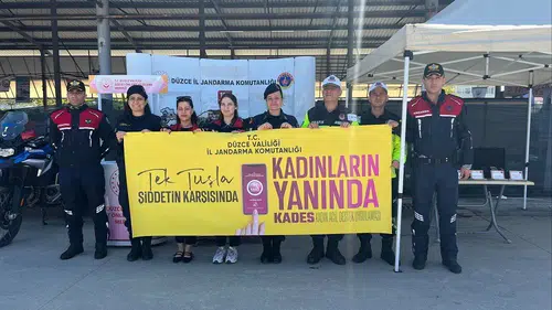 Jandarma pazarda kadınlara hayat kurtaran uygulamayı anlattı