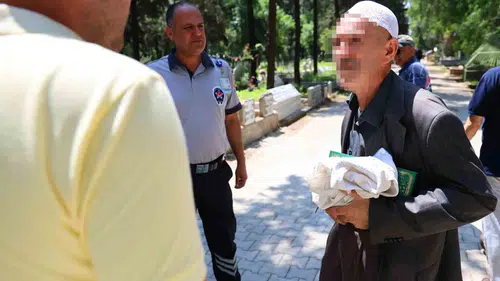 Adana'da mezarlıkta sahte hoca operasyonu
