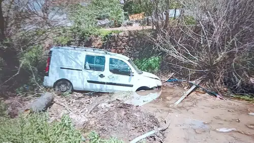 Malatya’da trafik kazası Hafif ticari araç kanala uçtu