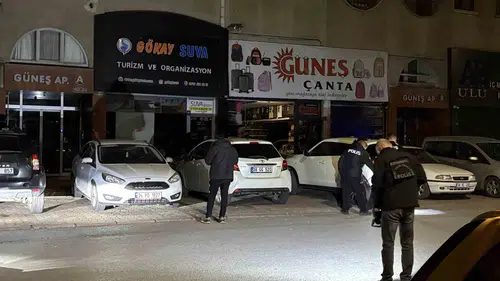 Kayseri'de işlek bulvar üzerinde turizm acentesine kurşun yağdı