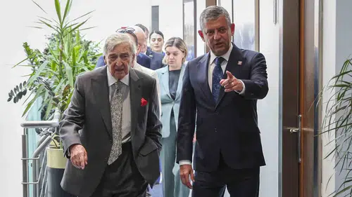 Özgür Özel’in makamında Koç ailesiyle kritik görüşme