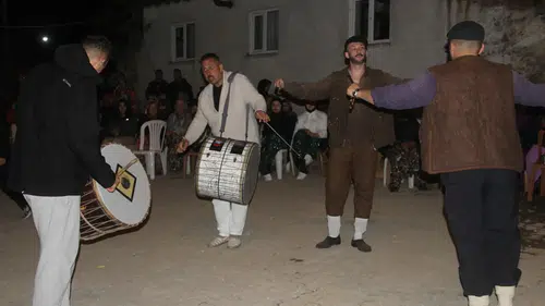 Kazdağları eteklerinde 82 yıllık gelenek yaşatılıyor