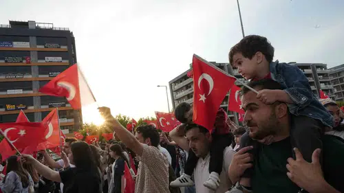 Bursa Nilüfer 19 Mayıs coşkusunu sokaklarda yaşadı