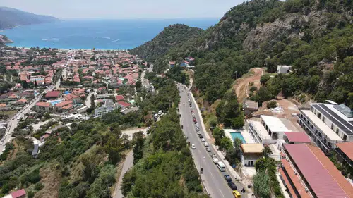 Ölüdeniz yolunda bayram trafiği kilitlendi
