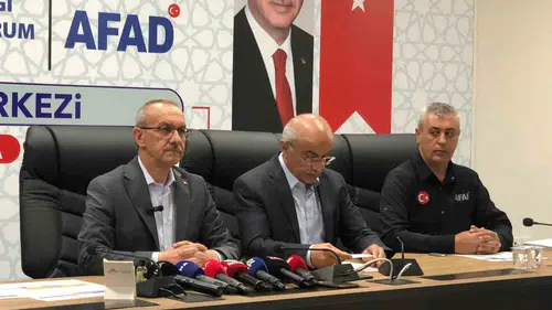 Malatya 5.6 ile sallandı 74 kişi hastaneye koştu