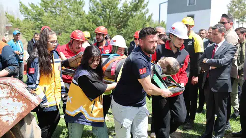 Sivas İmranlı’da nefes kesen afet tatbikatı