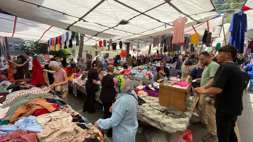 Aydınlılar bayram alışverişi için Salı Pazarı'na akın etti