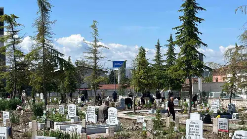 Çorum’da arefe günü mezarlık ziyaretleri yoğunluk oluşturdu