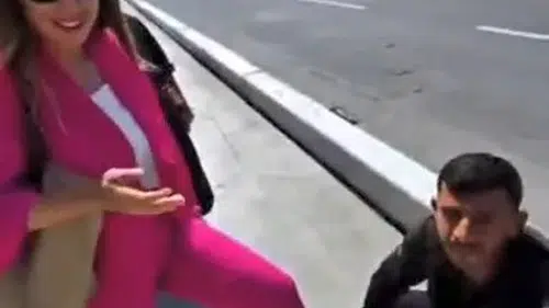 Galata Köprüsü'ndeki turist tartışmasına polis müdahalesi