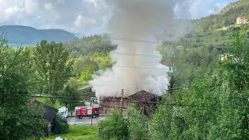 Kastamonu’nun tarihi simgesi Paşa Konağı yangınla küle döndü
