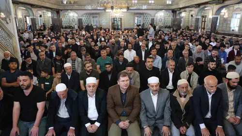 Elazığ bayram sabahına camilerde buluşarak başladı
