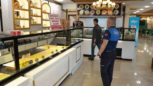 Düzce’de bayram öncesi fırın ve tatlıcılar mercek altında