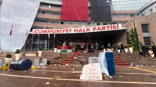 CHP Genel Merkezi'nde kaos ve tahliye krizi yaşanıyor