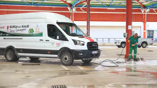 Osmangazi Belediyesi kurban kesim yerlerinde hijyen nöbeti tutuyor