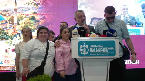 Kocaeli bayramı protokol ve halkla birlikte karşıladı