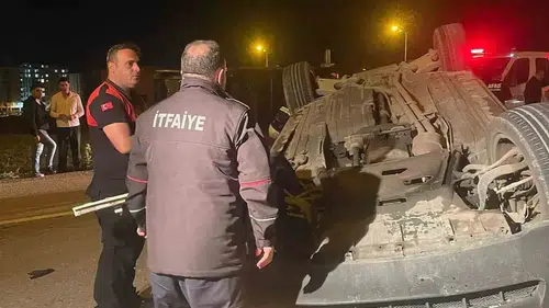 Siirt’te ambulans ve otomobil kaza yaptı