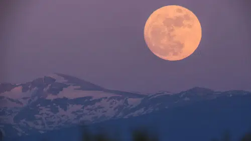 Bursa semalarında nadir görülen Mavi Dolunay heyecanı
