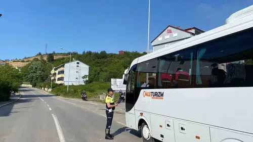 Zonguldak yollarında bayram dönüşü için bin 627 görevli tetikte