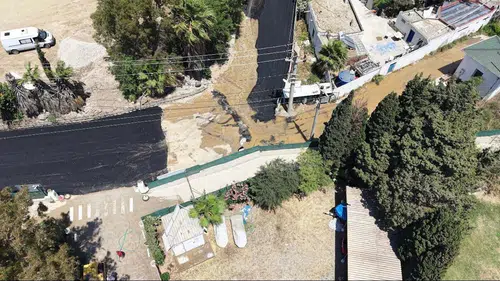 Bodrum’da su borusu patladı deniz çamura bulandı