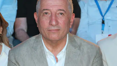 İzmir'de Güzelbahçe Belediye Başkanı'na yönelik operasyon