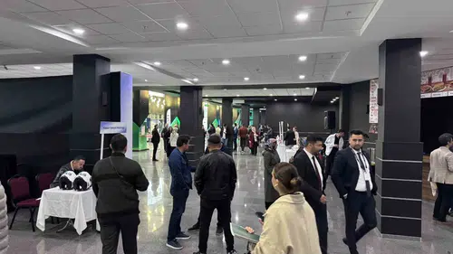 Kayseri'de iş arayanlar 80 firmayla masaya oturdu
