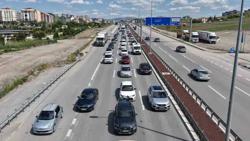 Kırıkkale trafiğinde dönüş çilesi başladı