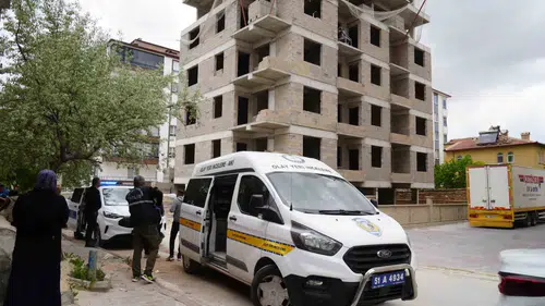 Niğde’de inşaat kazası 33 yaşındaki işçi dördüncü kattan düştü