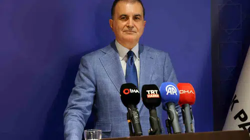 AK Parti Sözcüsü Ömer Çelikten Özgür Özelin üslubuna sert yanıt