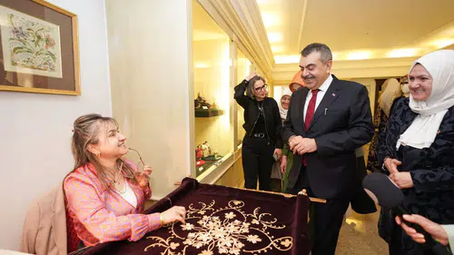 Anadolu'nun geleneksel kıyafetleri Ankara'da kitaplaştı