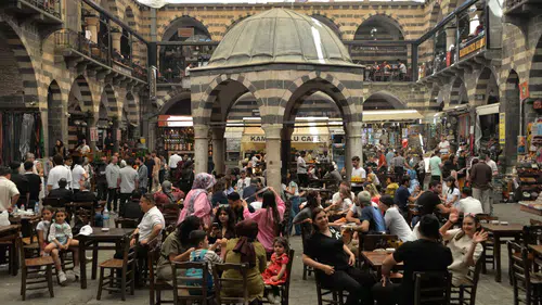 Bayram tatili Diyarbakır sokaklarını hareketlendirdi