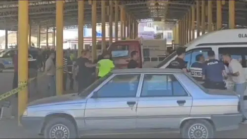 Söke'de pazar yerinde otomobile silahlı saldırı