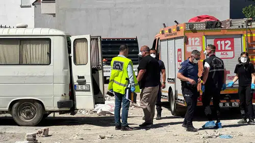 Söke'de minibüste yaşayan adam ölü bulundu