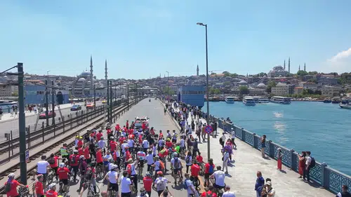 İstanbul’da 19 Mayıs coşkusu bisikletlerle sokaklara taştı