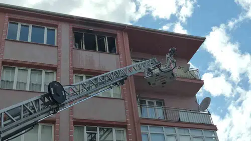 Eskişehir’de ev yangını Bir kadın dumandan zehirlenerek ağır yaralandı