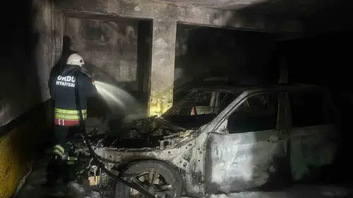 Ordu’da bir apartman otoparkında gece saatlerinde yangın çıktı