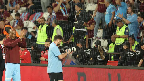 Anthony Nwakaeme bordo mavili formaya duygusal bir veda etti