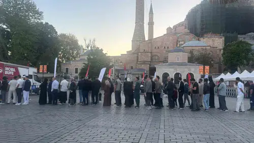 Ayasofya’da bayram sabahı yoğunluğu