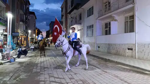 Manisa Selendi’de 19 Mayıs coşkusu cirit atlarıyla taçlandı