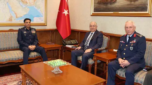 Millî Savunma Bakanlığında kritik Pakistan zirvesi
