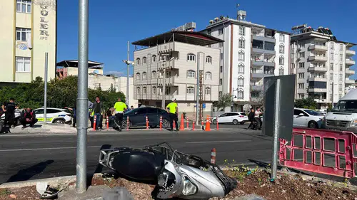 Kilis'te kavşak kazası 3 kişi hastanelik oldu